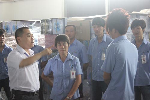 兒子表愛。劉總鼓勵